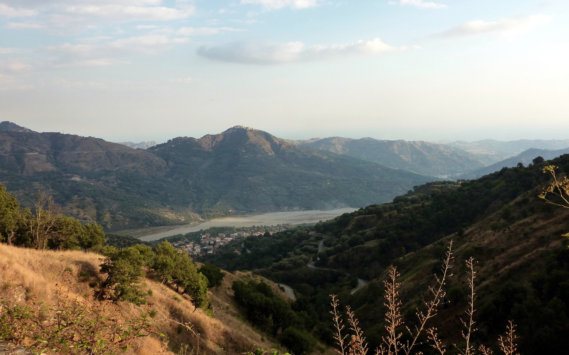 Paesaggio e sentieri dell'Aspromonte meridionale